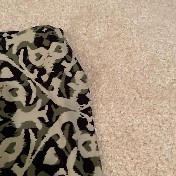 LULAROE LEGGINGS ONE SIZE 0/12 - Picture 3 of 10